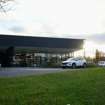 L'elegant - Terrasse Parking Wifi - 5km Airport